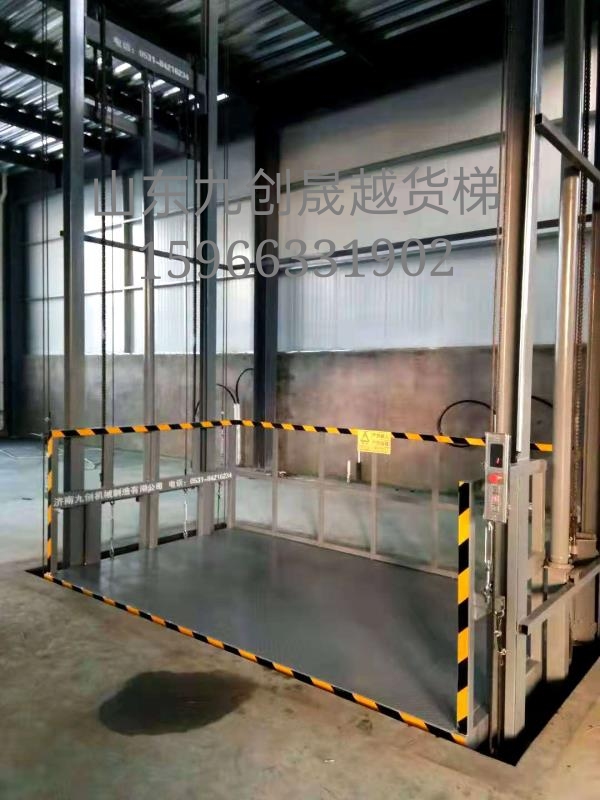 安徽導(dǎo)軌升降機完工